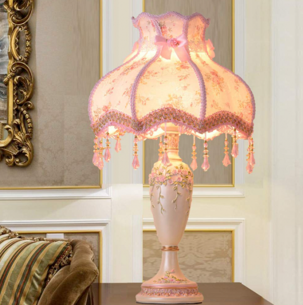 Lampu Meja dengan Bahan Kain Berwarna-warni